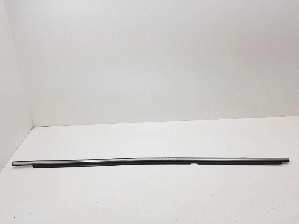 Rear door glass trim molding – right
