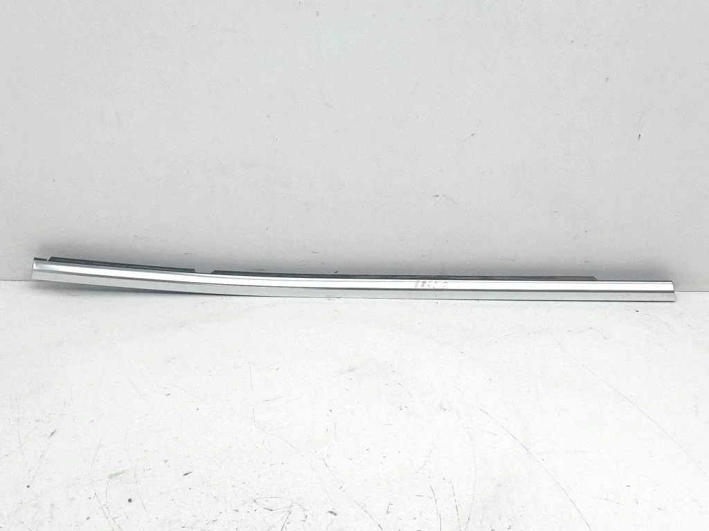 Rear door glass trim molding – right