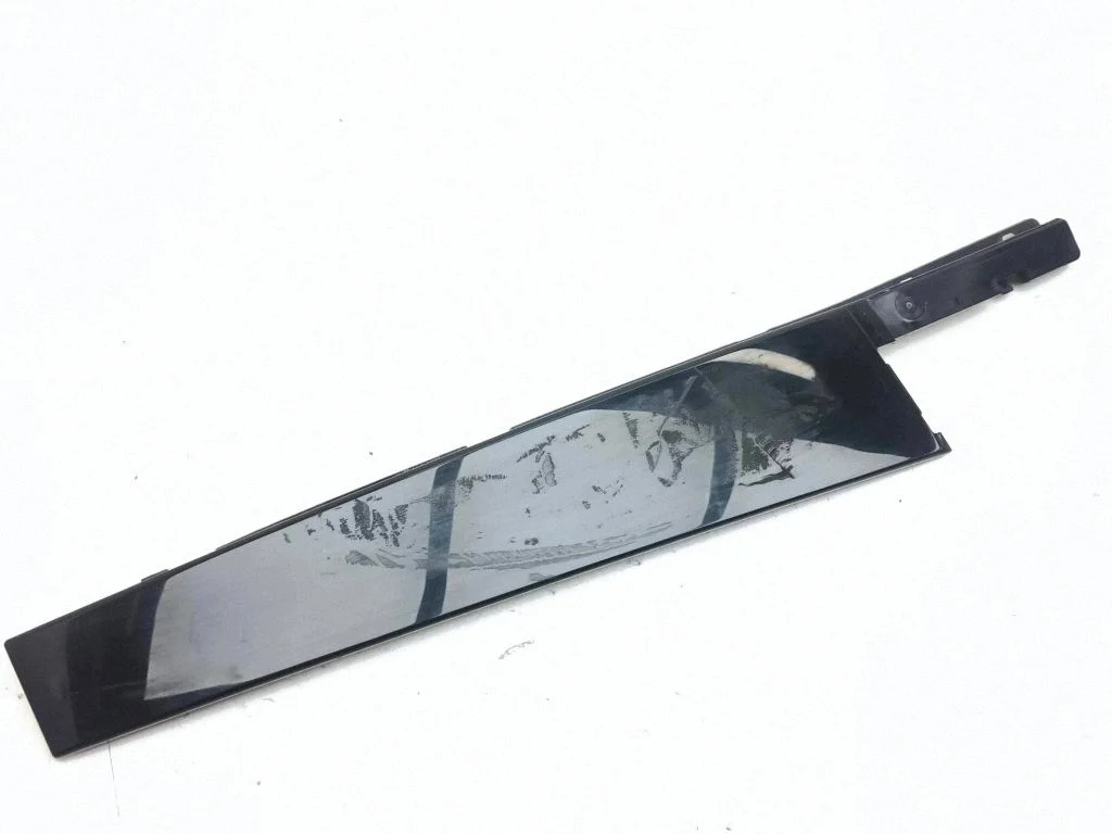 Listwa szyby drzwi tylnych 5FF839901B