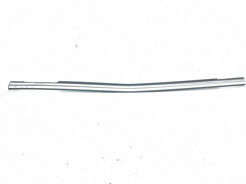 Rear door glass trim molding – right