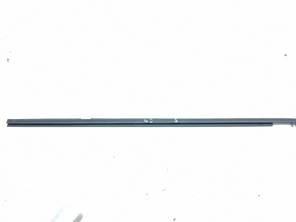 Rear door glass trim molding – right