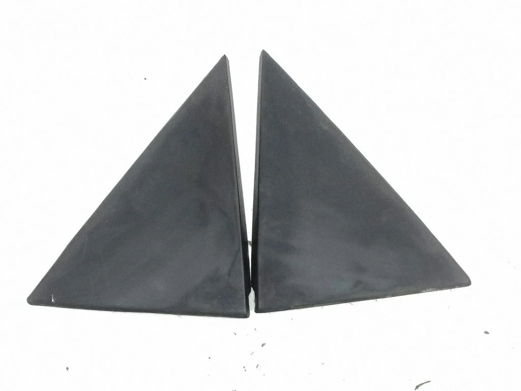 Rear door glass trim molding 91ABA274A33AE – Ford Orion (1991-1993)