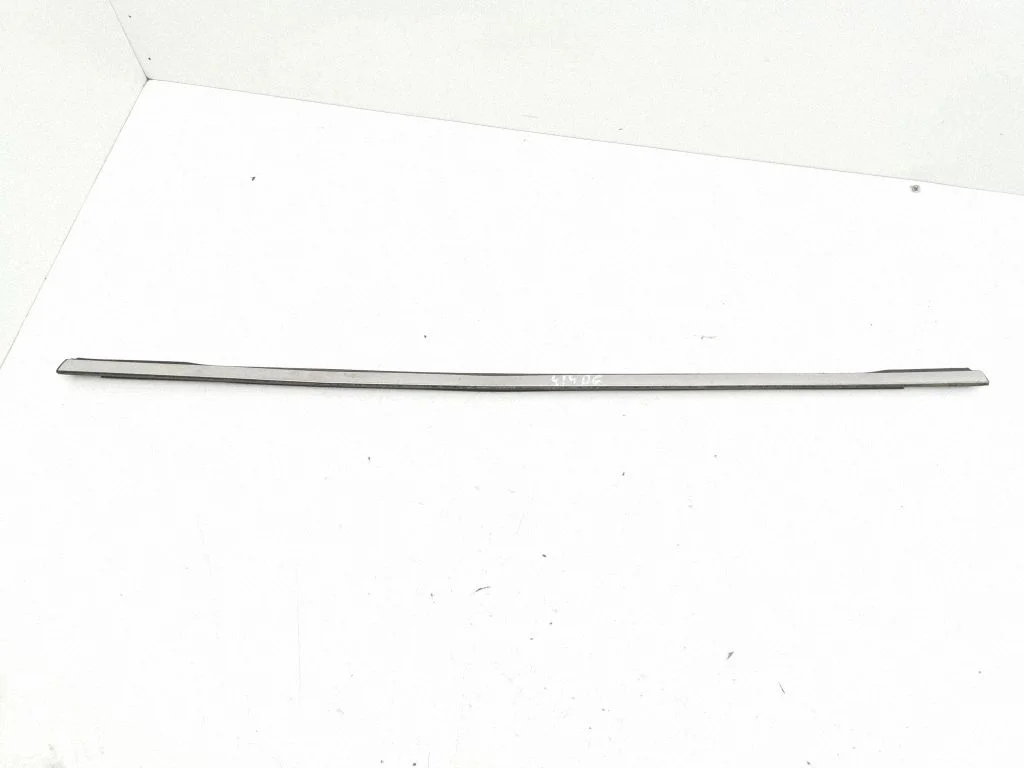 Rear door glass trim molding – right