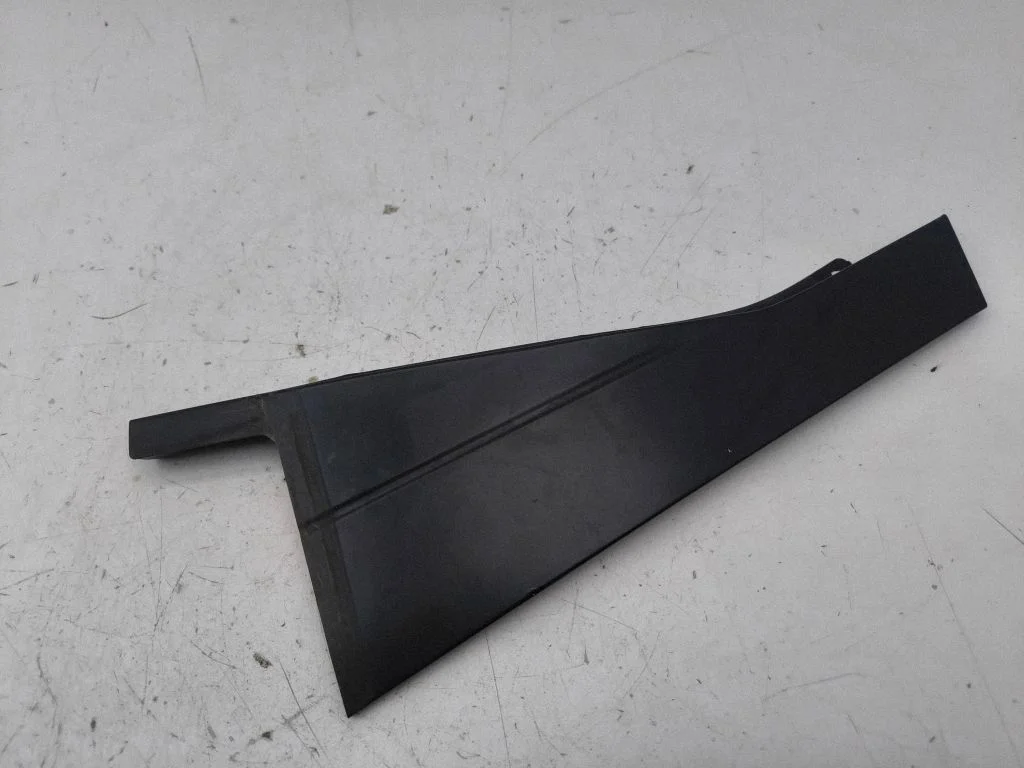 Rear door glass trim molding 68102579AC