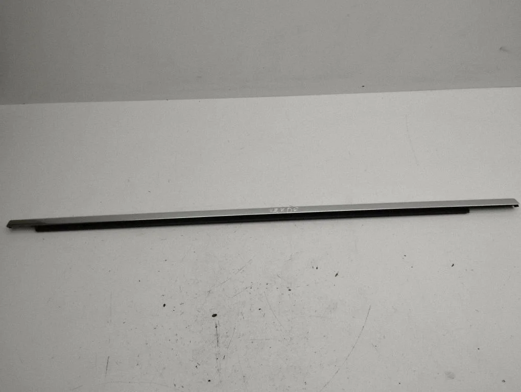 Rear door glass trim molding – right