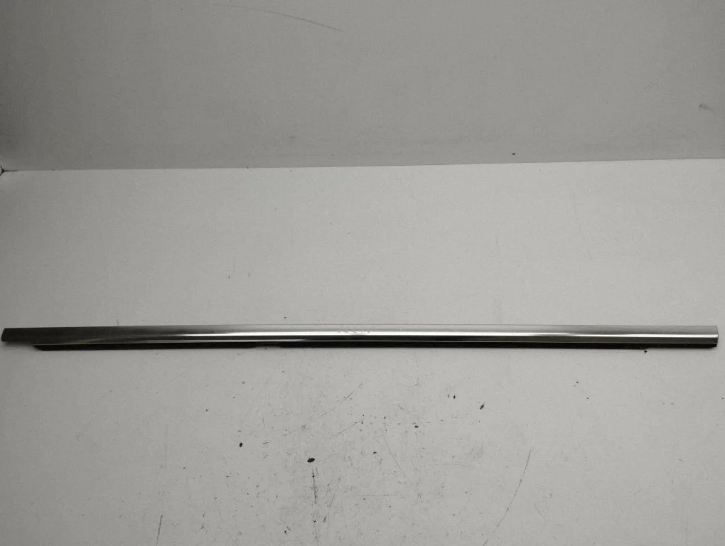Rear door glass trim molding – left