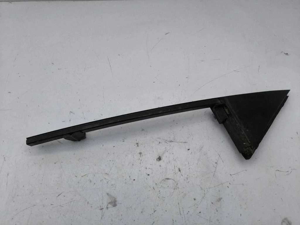 Rear door glass trim molding 6748847031
