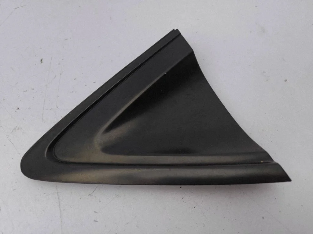 Rear door glass trim molding – right