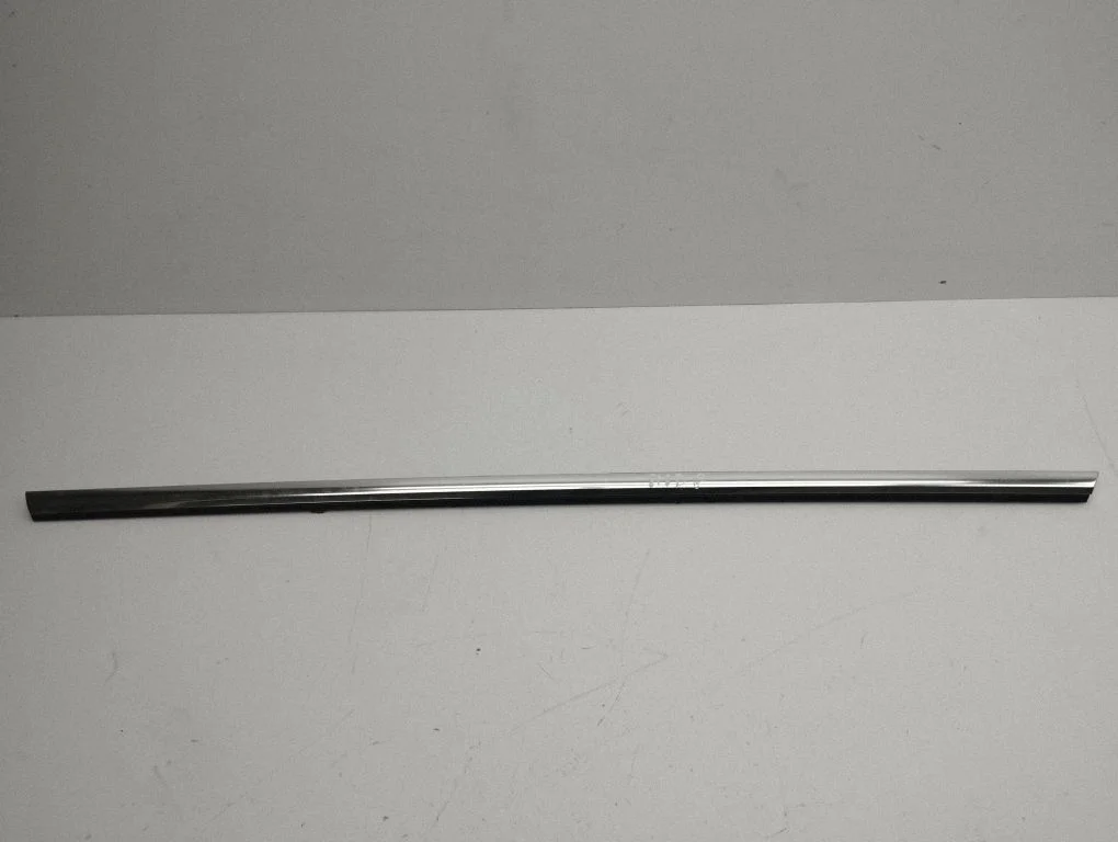 Rear door glass trim molding – right