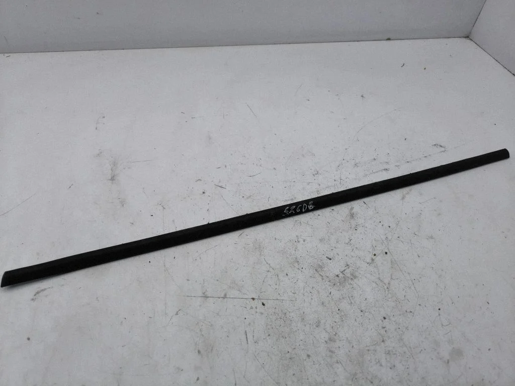 Rear door glass trim molding – right