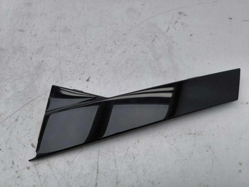 Rear door glass trim molding 8Y4839903B