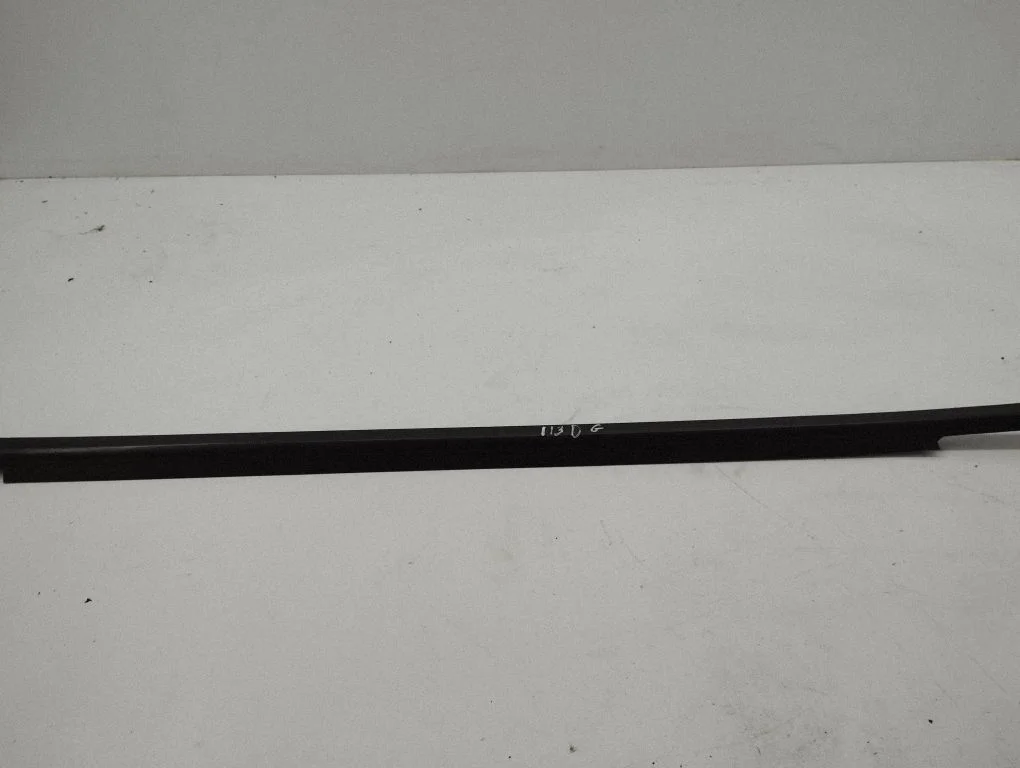 Rear door glass trim molding – right