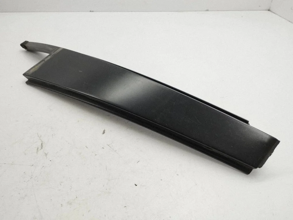 Rear door glass trim molding 4443942