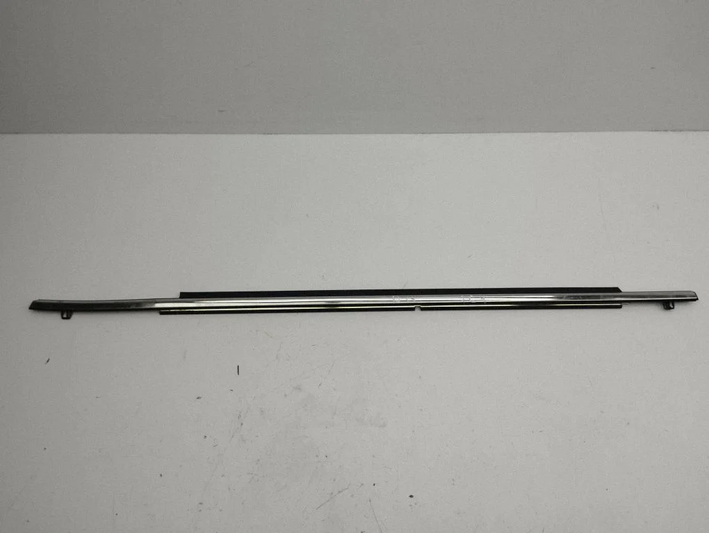 Rear door glass trim molding – right