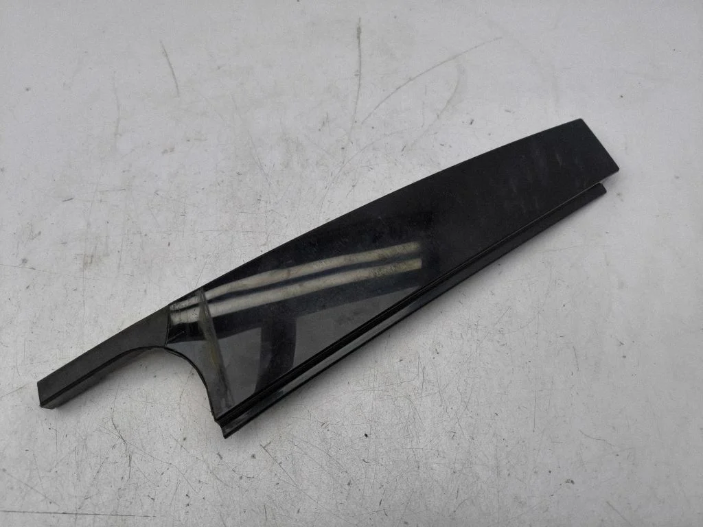 Tagaukse klaasi liist 9800620