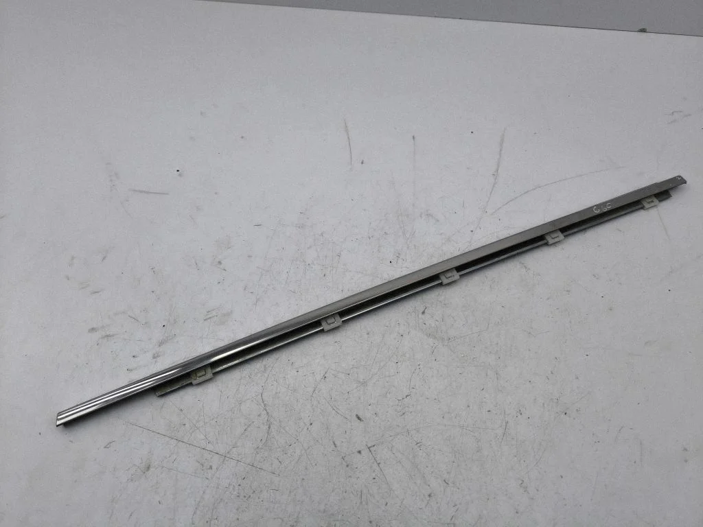 Rear door glass trim molding – right