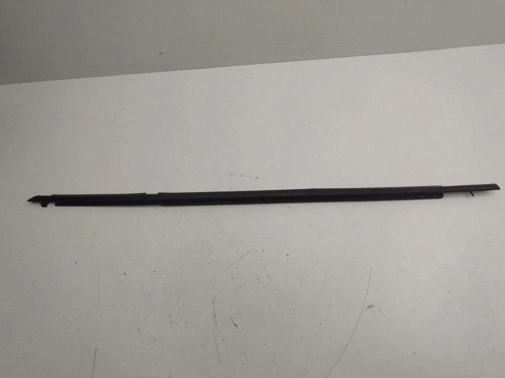Rear door glass trim molding – right