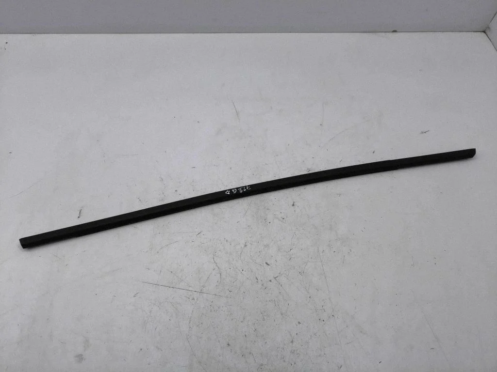 Rear door glass trim molding – right