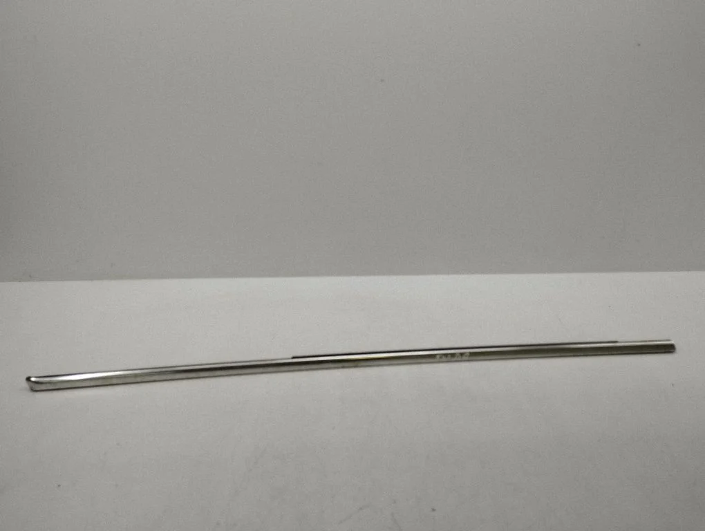 Rear door glass trim molding – right