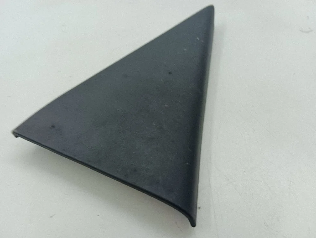 Rear door glass trim molding EG2168516