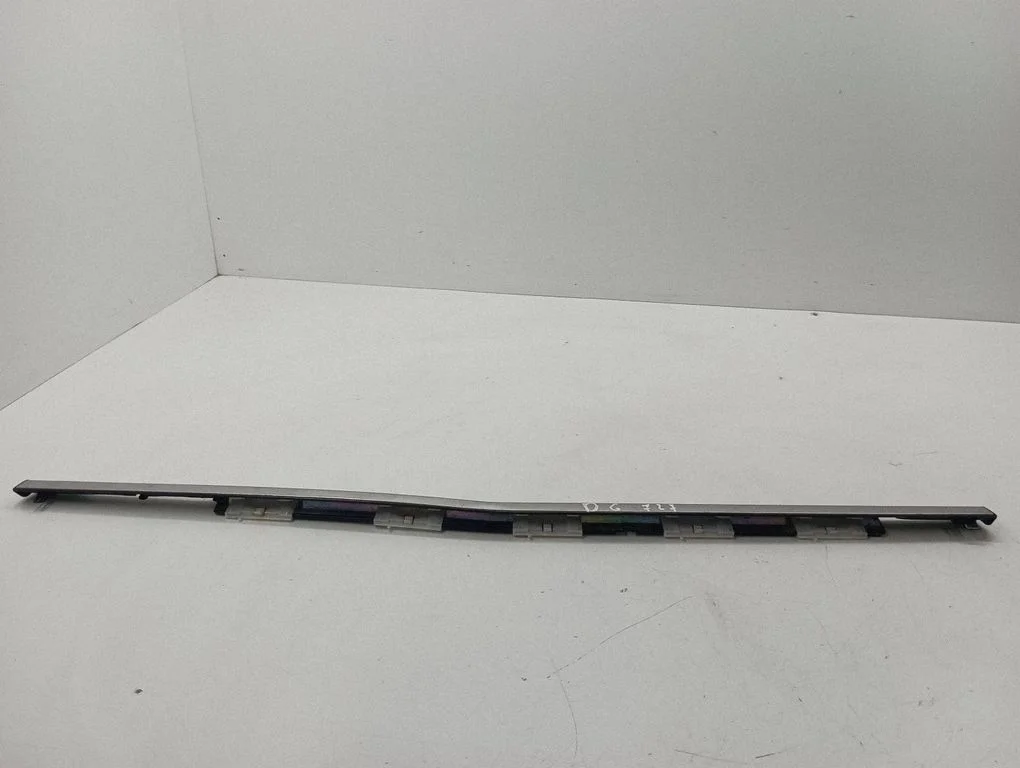 Rear door glass trim molding – right