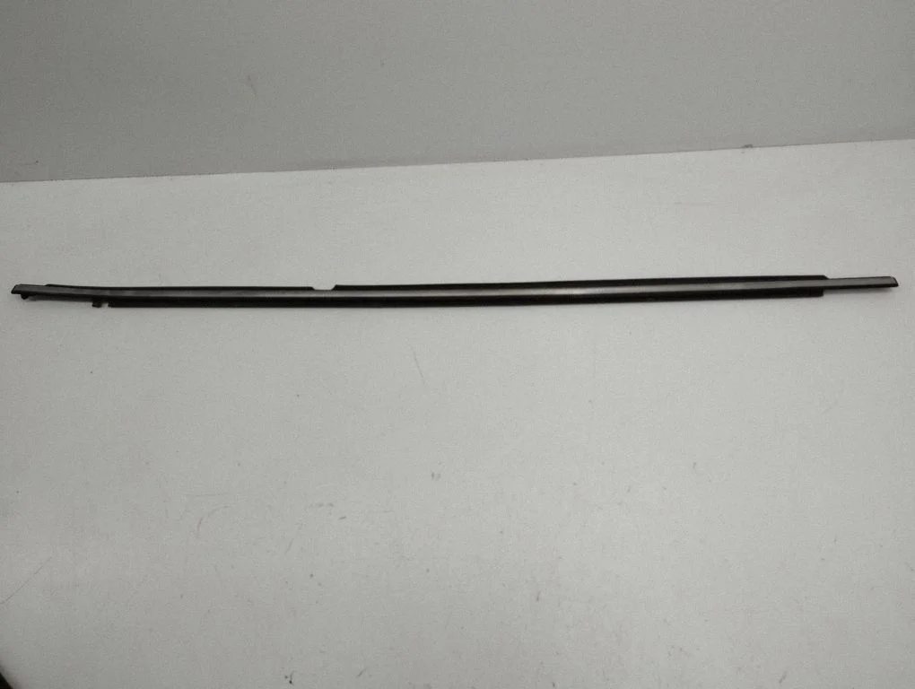 Rear door glass trim molding – right