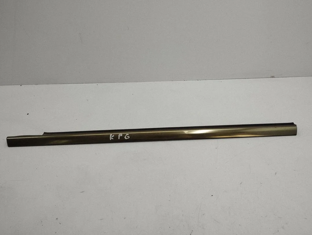 Rear door glass trim molding – left