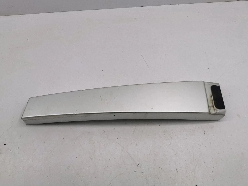 Listwa szyby drzwi tylnych 853318D