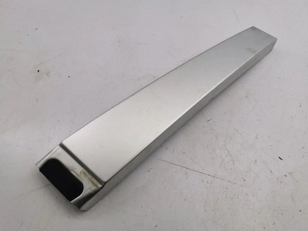 Listwa szyby drzwi tylnych 853317D