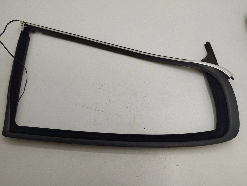 Aizmugurējo durvju stikla apdare 139GS09