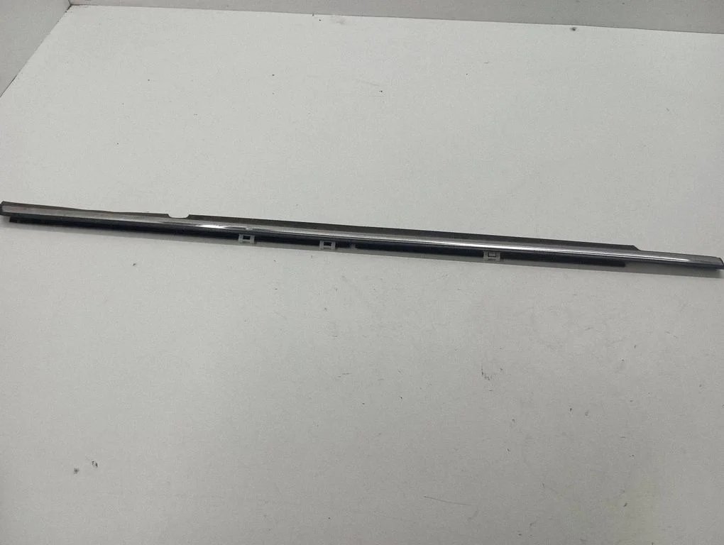 Rear door glass trim molding – right