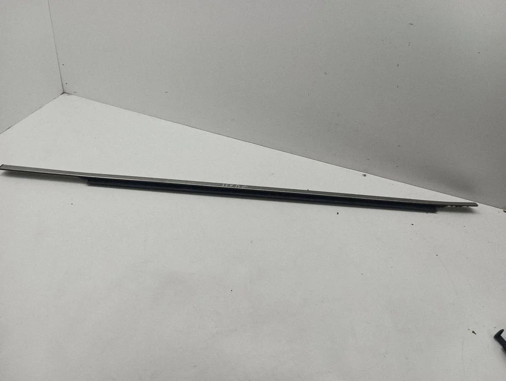 Rear door glass trim molding – right