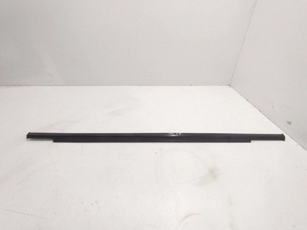 Rear door glass trim molding – right
