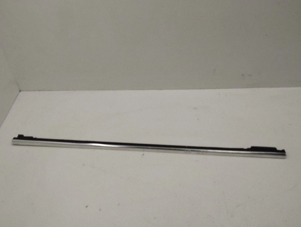 Rear door glass trim molding – left