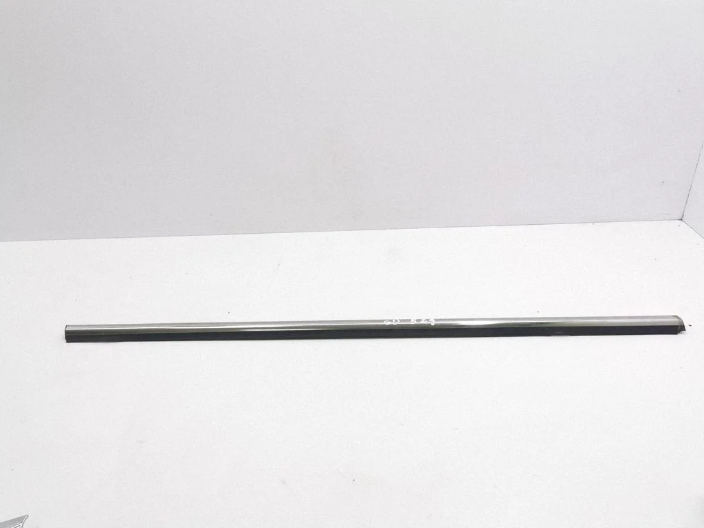 Rear door glass trim molding – right