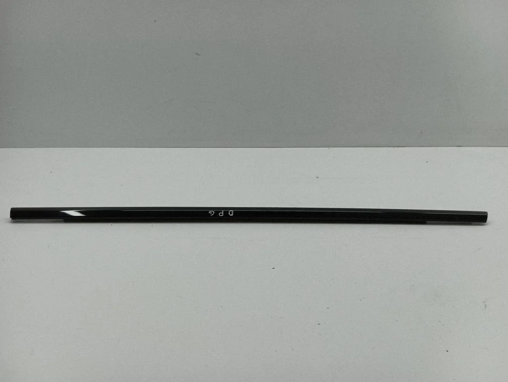 Rear door glass trim molding 8Y0839476C