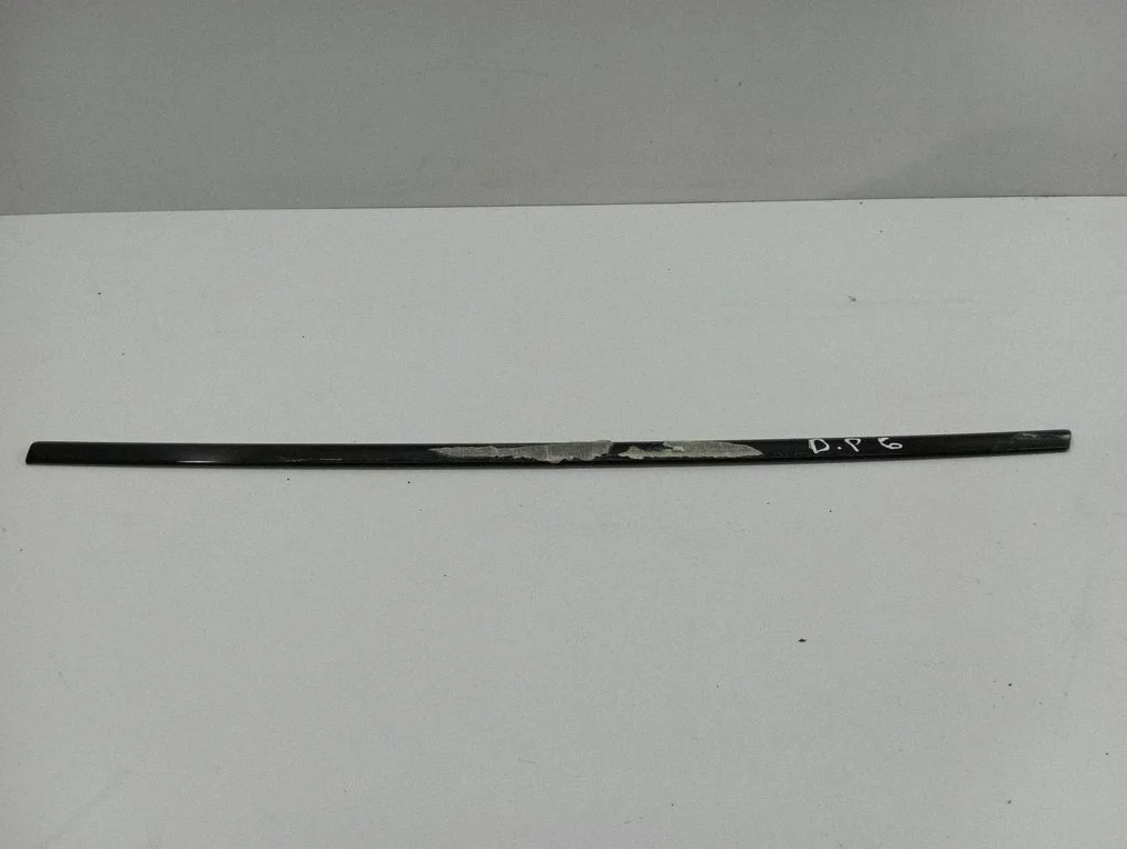 Rear door glass trim molding 8Y4839644C