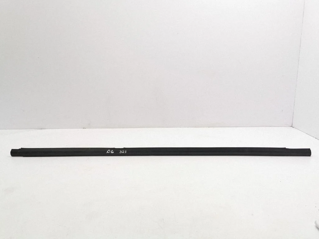 Rear door glass trim molding – right