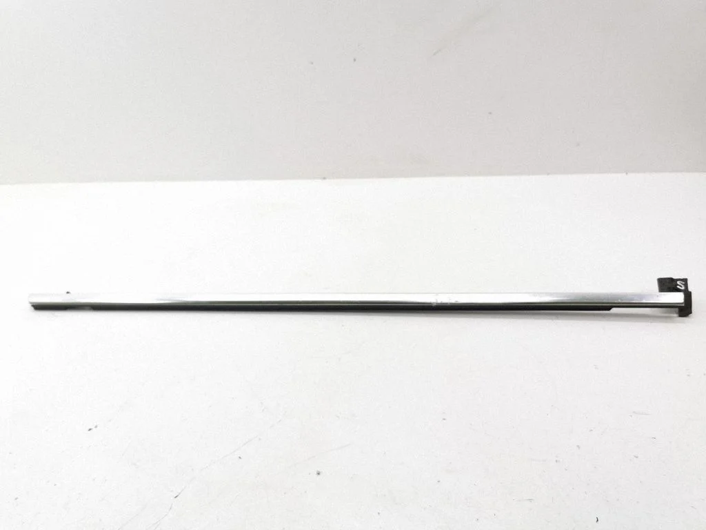 Rear door glass trim molding – left