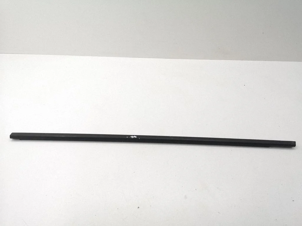 Rear door glass trim molding – right