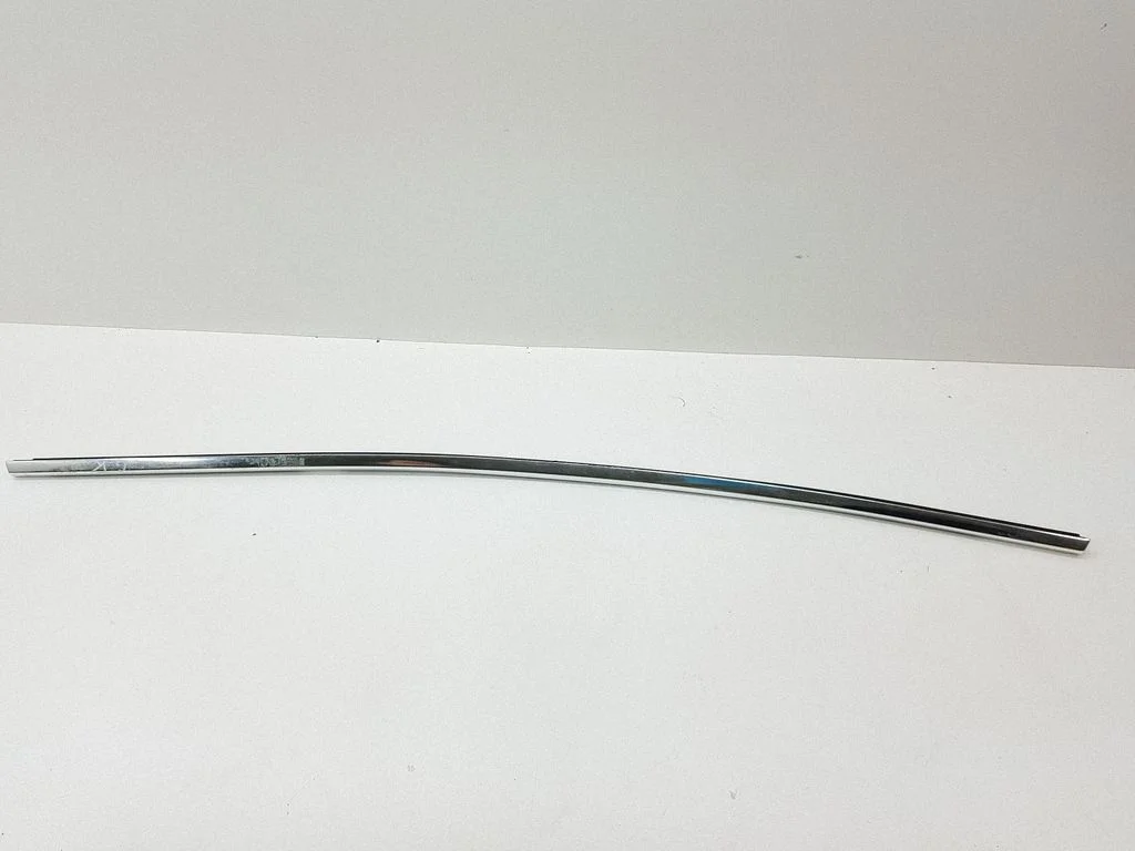 Rear door glass trim molding – left