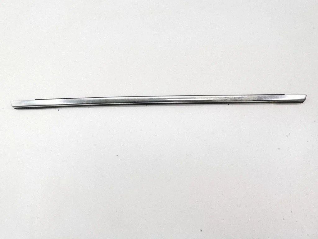 Rear door glass trim molding – left