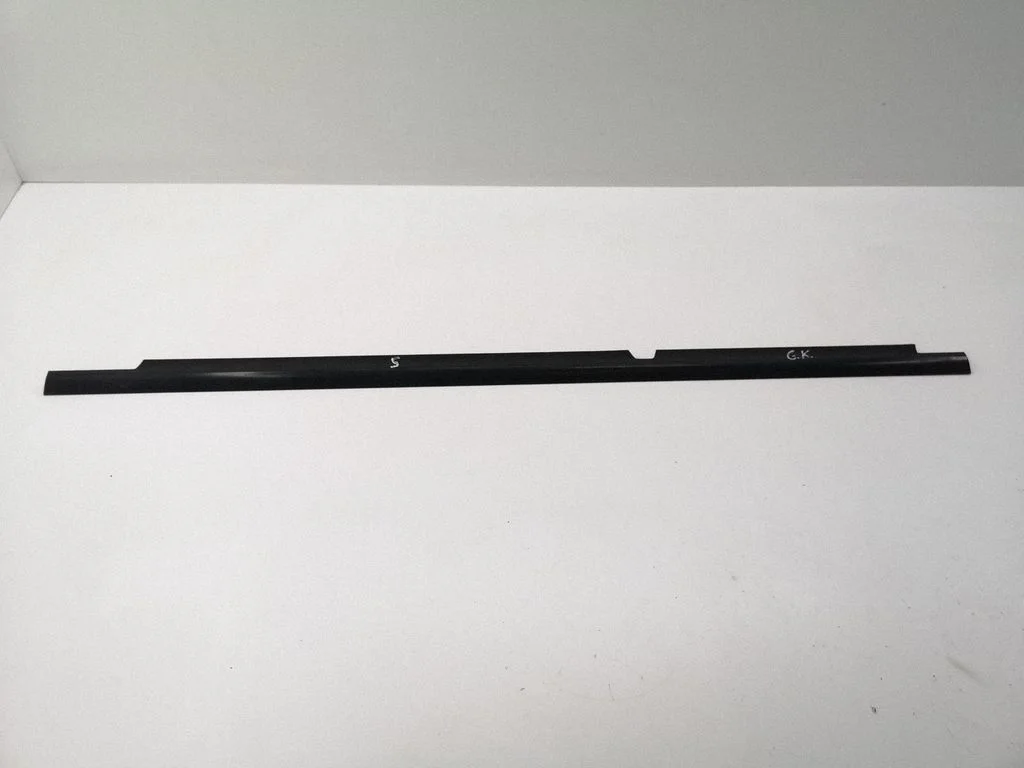 Rear door glass trim molding – left