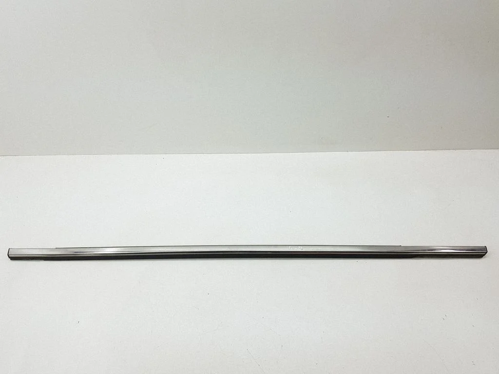 Rear door glass trim molding – right
