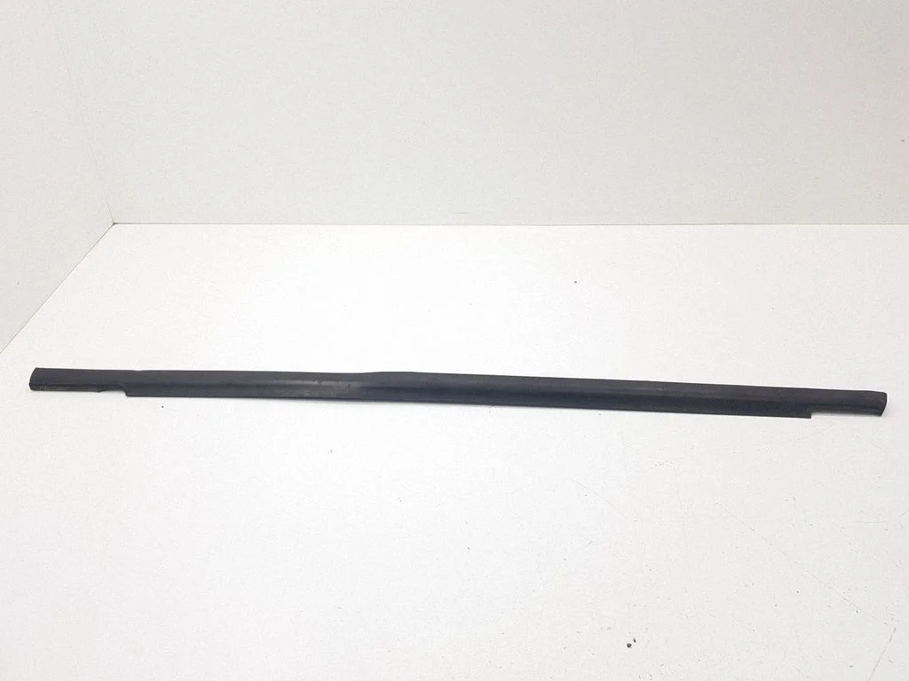 Tagaukse klaasi liist 6025304274K