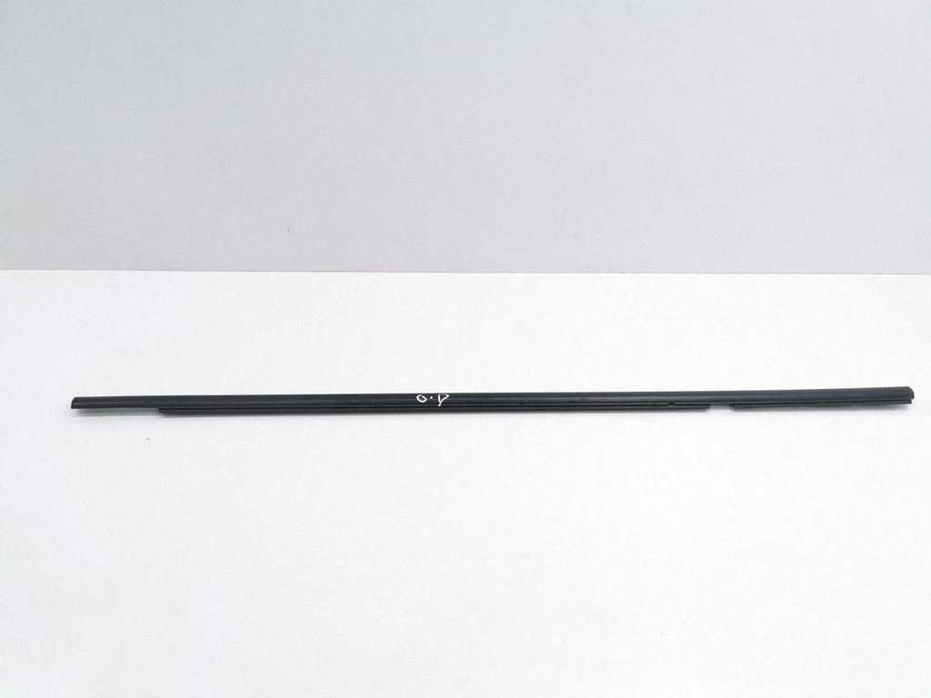 Rear door glass trim molding – right