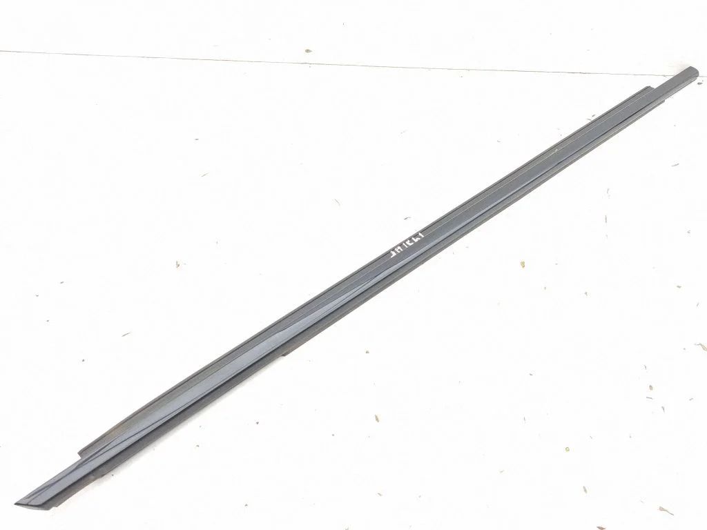 Front door glass trim molding 5A2FC44