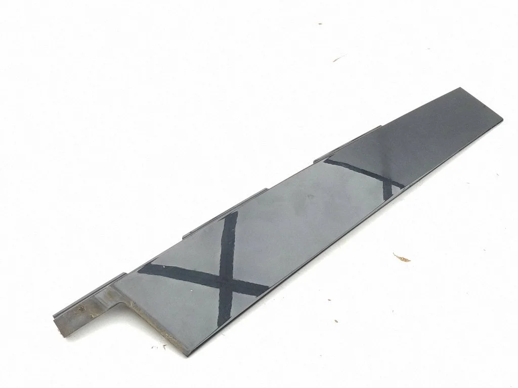 Front door glass trim molding – Porsche Cayenne (92A) (2010-2017)