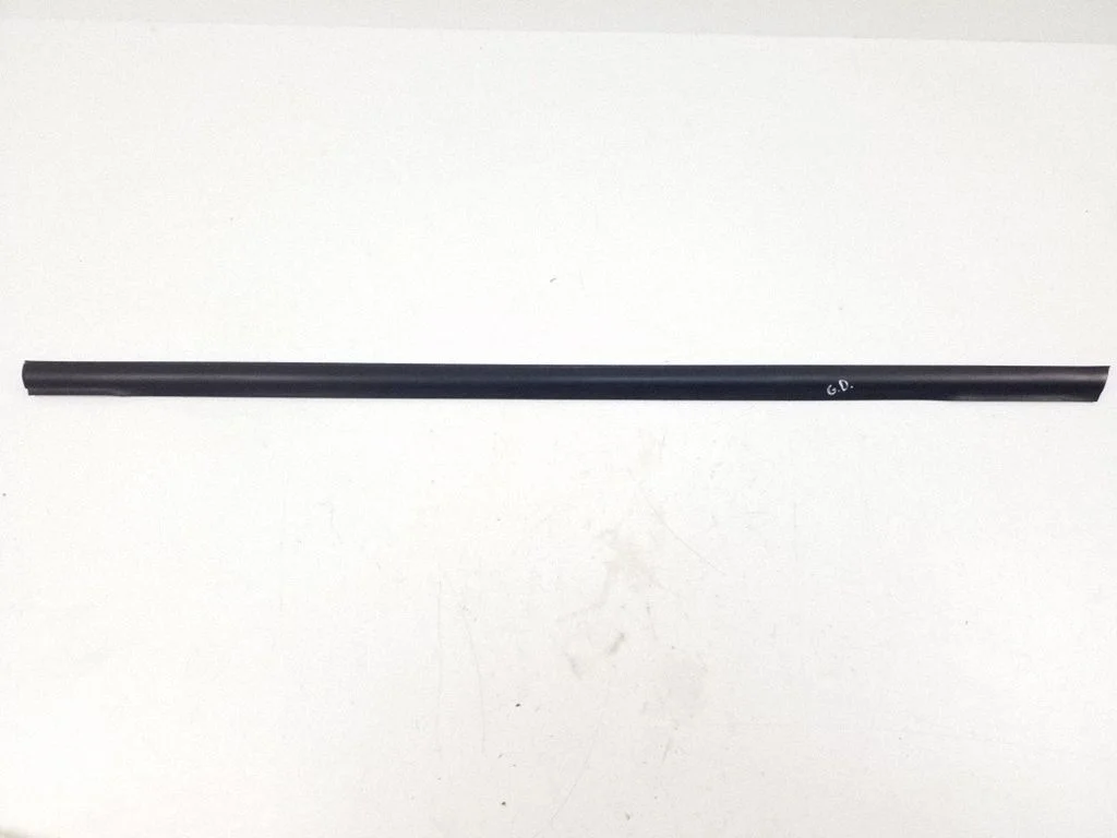 Rear door glass trim molding – right