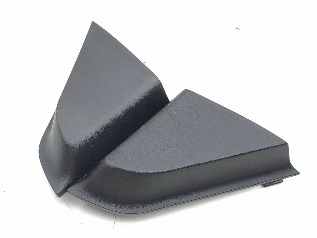 Listwa szyby drzwi przednich EM2B17D699AJW